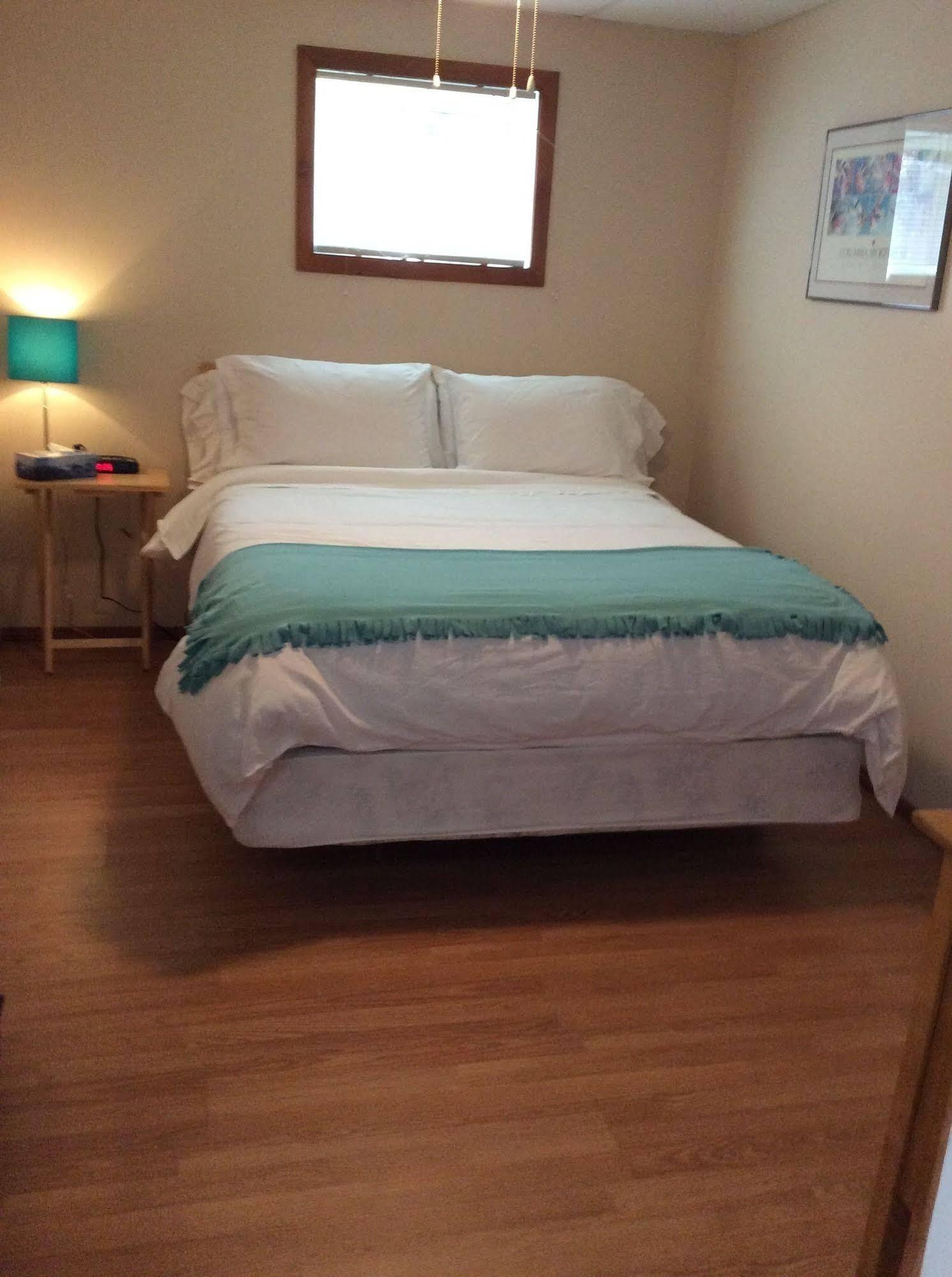 N' This On The Bay -Vacation Suite Wiarton Exterior foto
