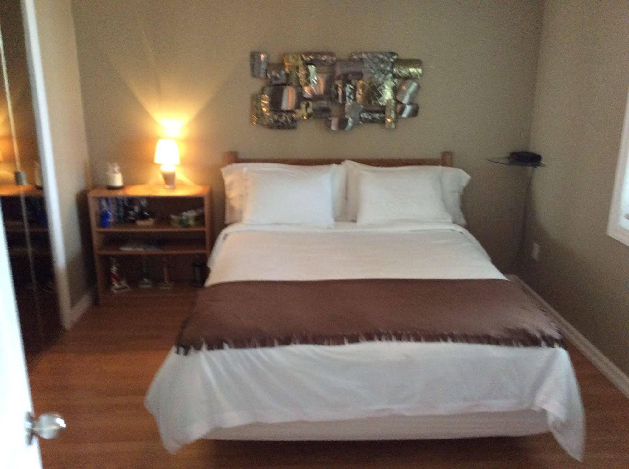 N' This On The Bay -Vacation Suite Wiarton Exterior foto