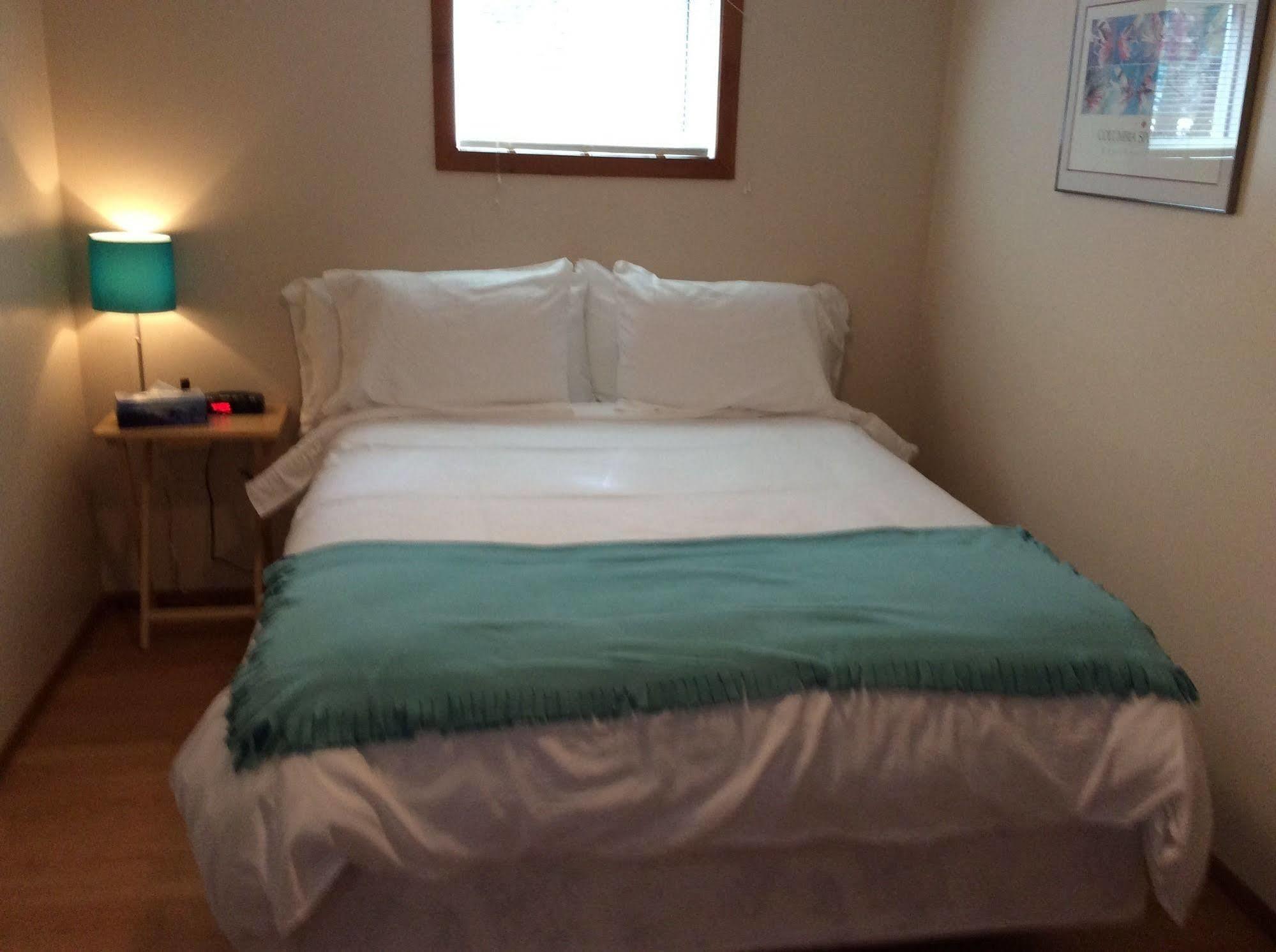 N' This On The Bay -Vacation Suite Wiarton Exterior foto
