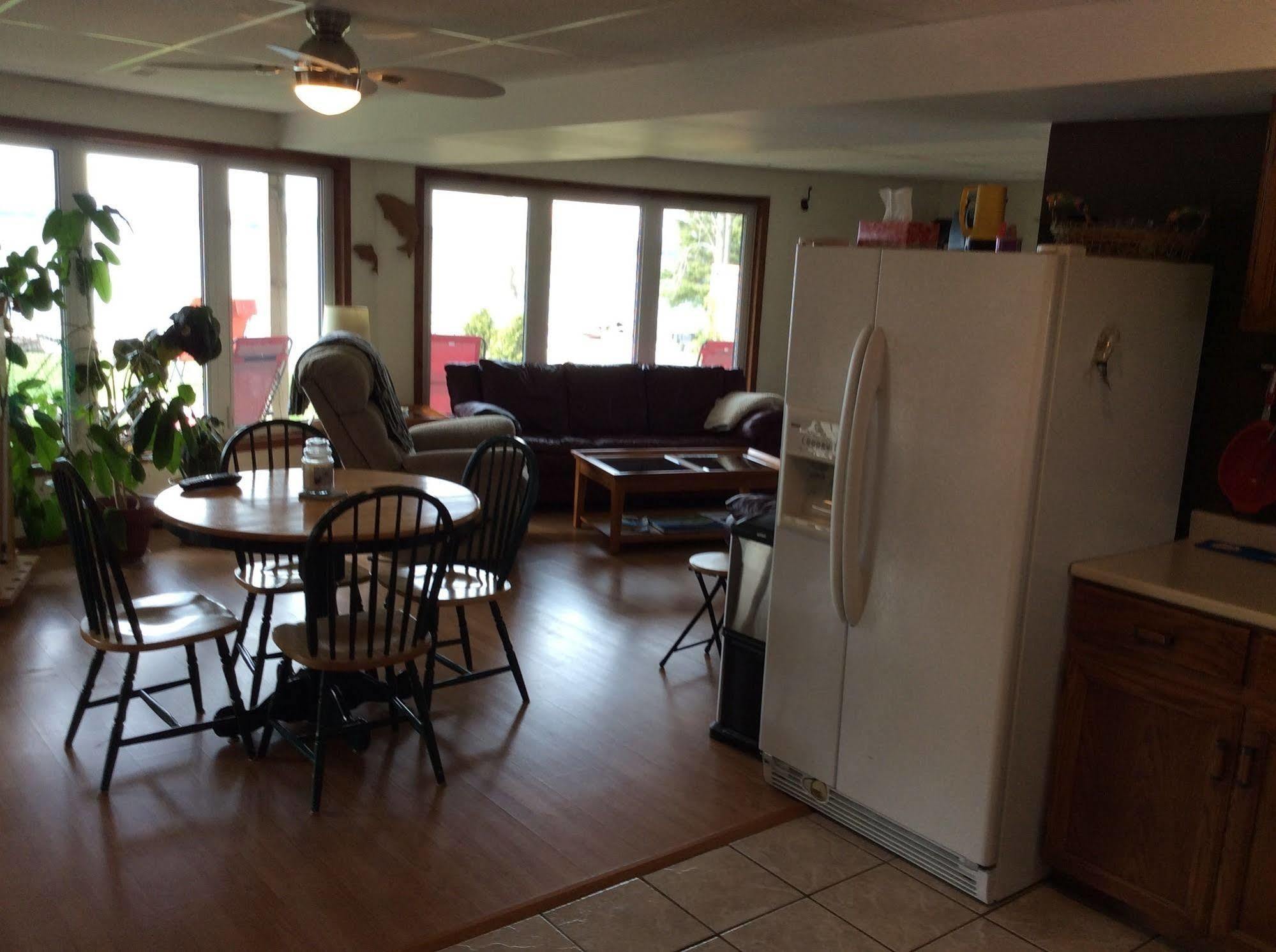 N' This On The Bay -Vacation Suite Wiarton Exterior foto